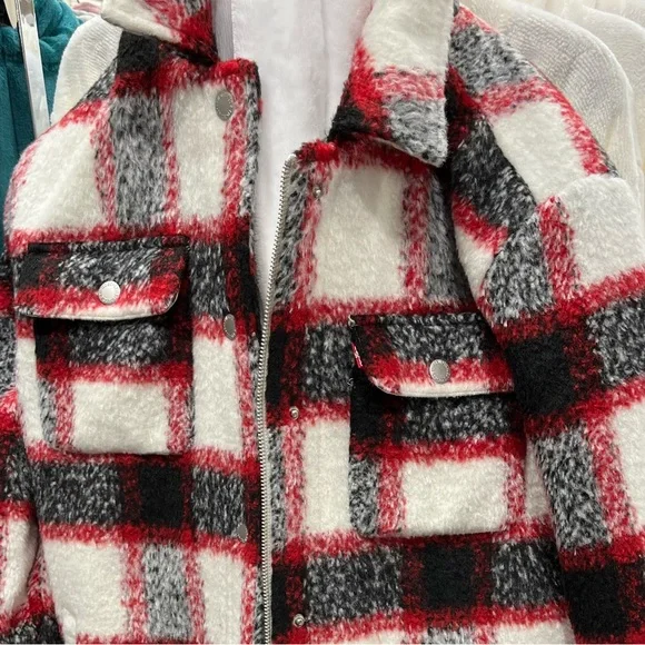 Levi’s Shacket - Picture 2 of 3